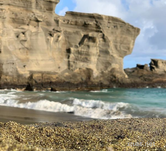Удивительные места: пляж усыпанный полудрагоценными камнями