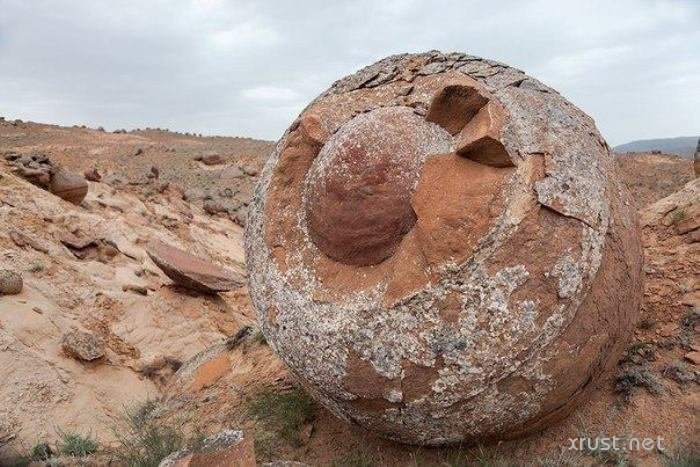 Загадочные гигантские  шары Мангыстау 