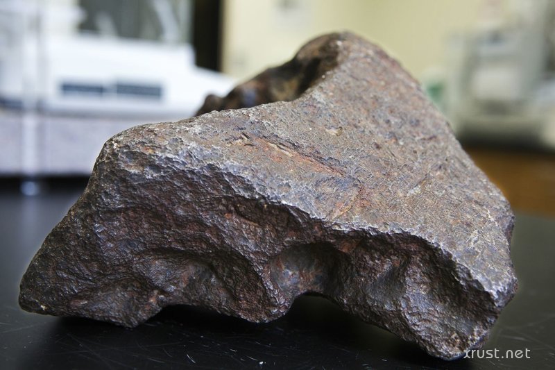 Метеорит использовался как дверной упор 